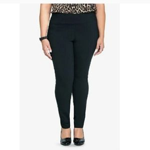 Torrid Noir Pixie Pants Size 2R